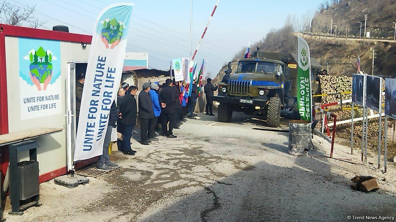 По Лачинской дороге проехали еще пять автомобилей миротворцев