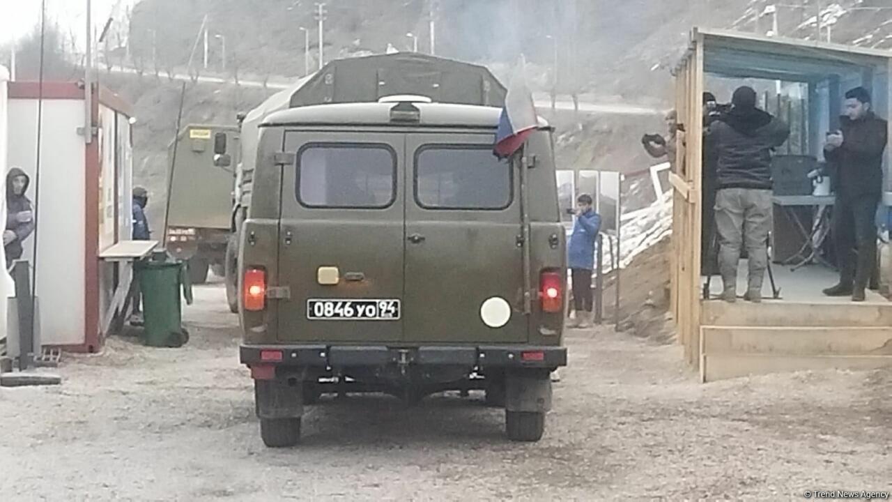 По Лачинской дороге проехали еще 6 автомобилей миротворцев