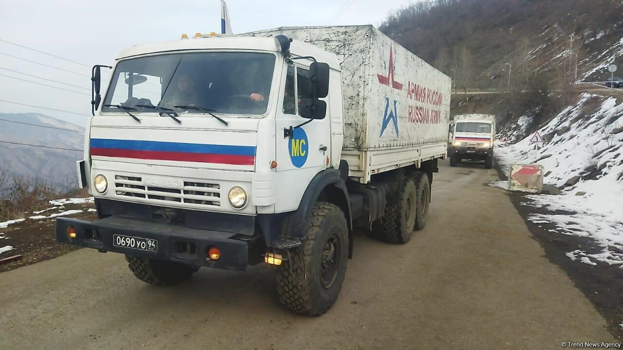 По Лачинской дороге проехала большая колонна автотранспорта миротворцев