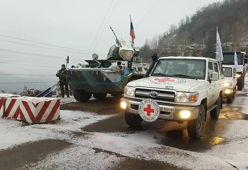 По Лачинской дороге проехали автомобили Красного Креста