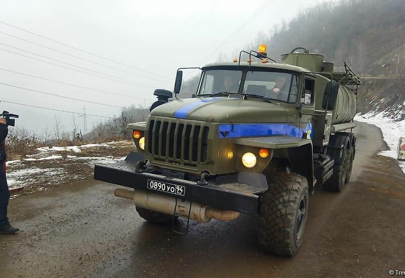 По Лачинской дороге проехали три автомобиля снабжения миротворцев
