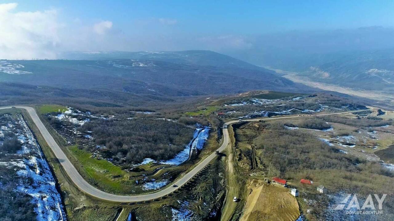 Продолжается реконструкция дороги Муганлы-Исмаиллы-Габала