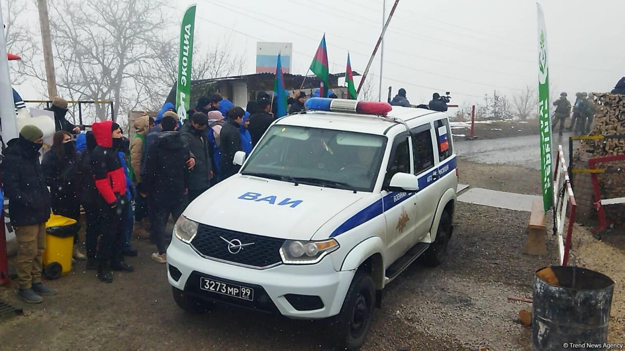 По Лачинской дороге в обеих направлениях проехали автоколонны миротворцев