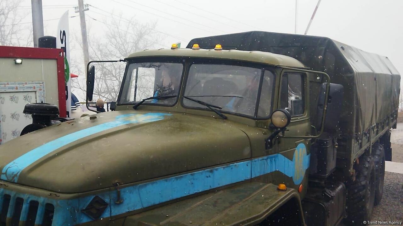 По Лачинской дороге в обеих направлениях проехали автоколонны миротворцев