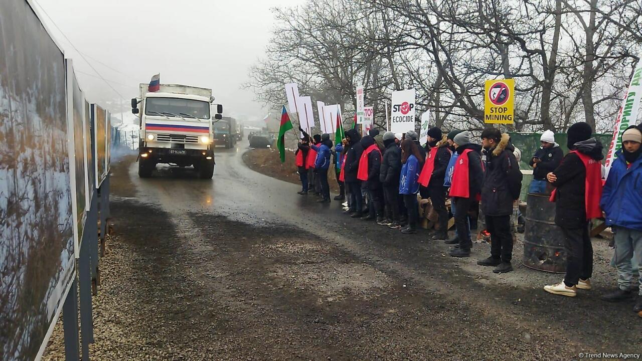 По Лачинской дороге в обеих направлениях проехали автоколонны миротворцев
