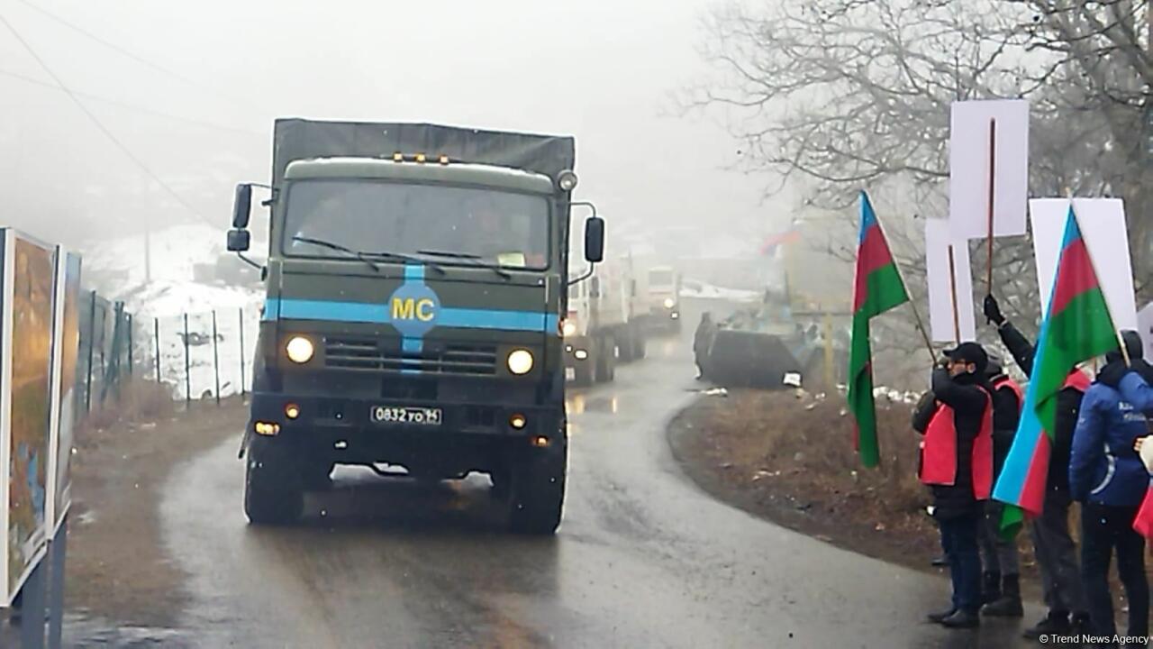 По Лачинской дороге в обеих направлениях проехали автоколонны миротворцев