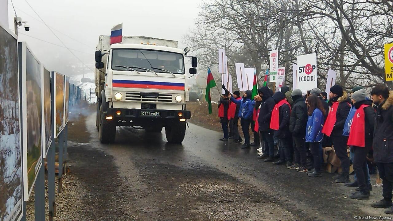 По Лачинской дороге в обеих направлениях проехали автоколонны миротворцев