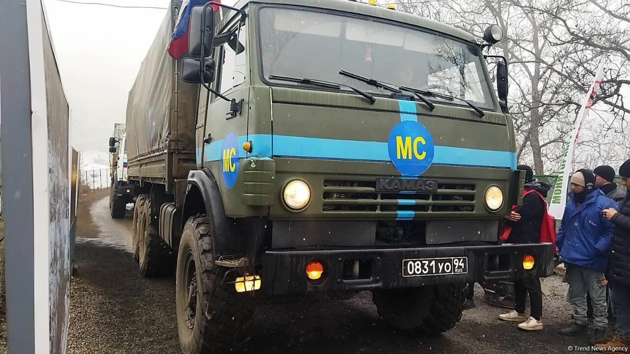 По Лачинской дороге в обеих направлениях проехали автоколонны миротворцев