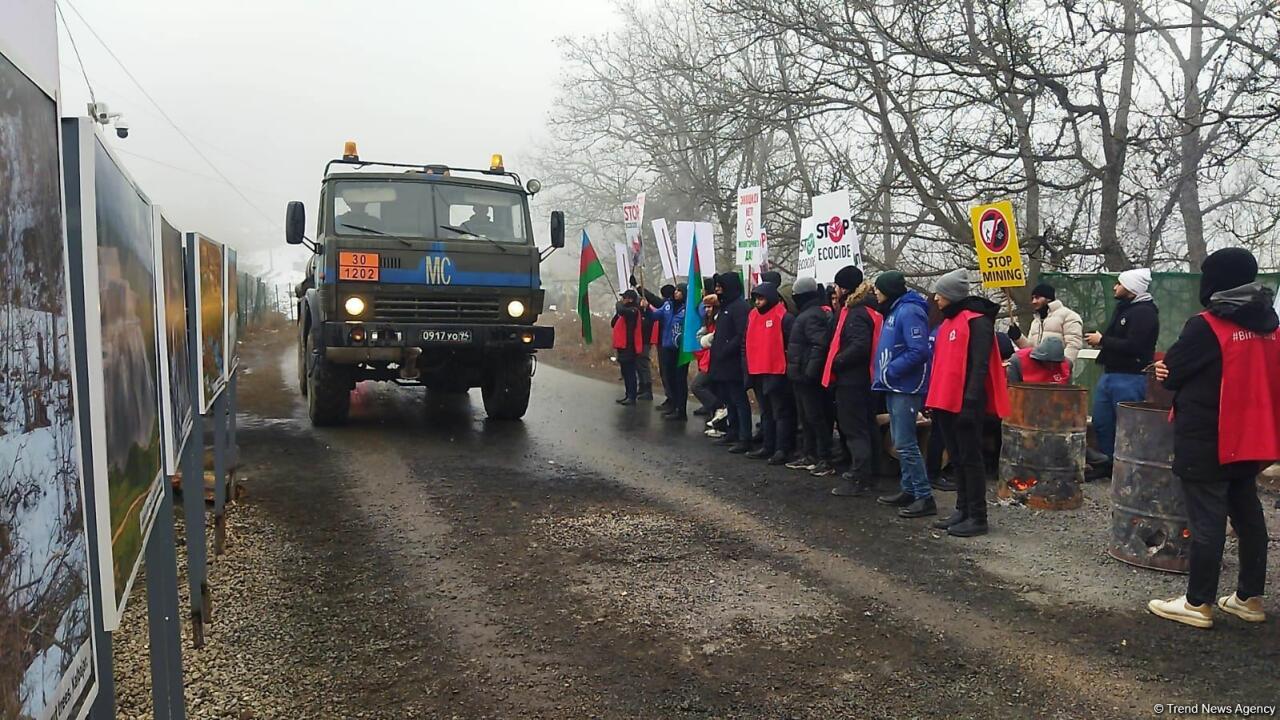 По Лачинской дороге в обеих направлениях проехали автоколонны миротворцев