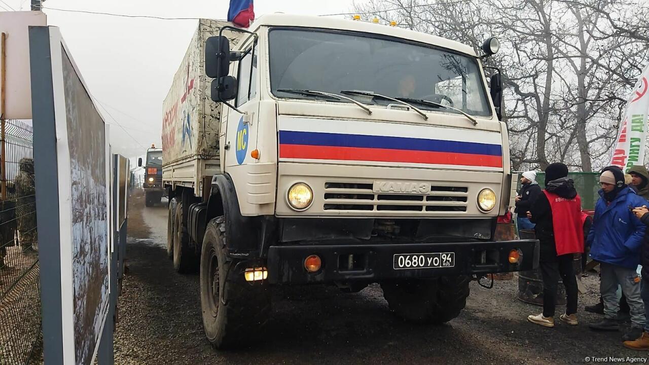 По Лачинской дороге в обеих направлениях проехали автоколонны миротворцев