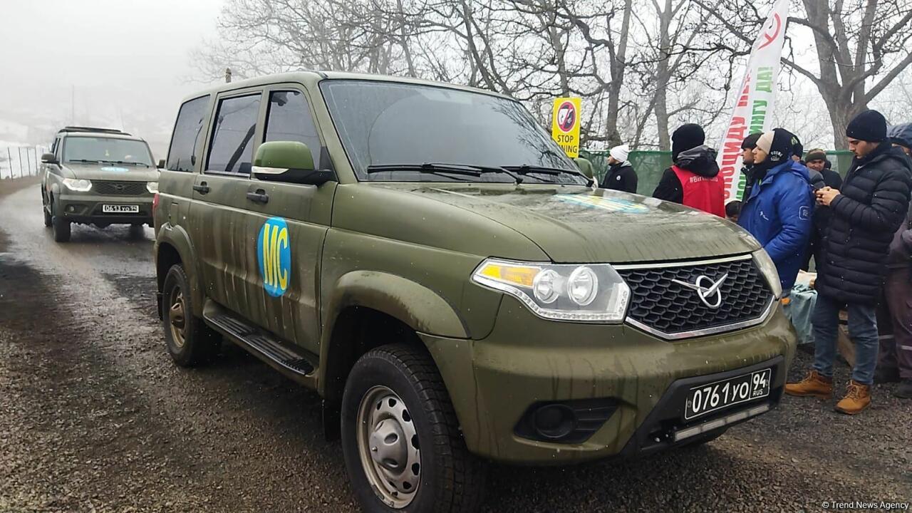 По Лачинской дороге в обеих направлениях проехали автоколонны миротворцев