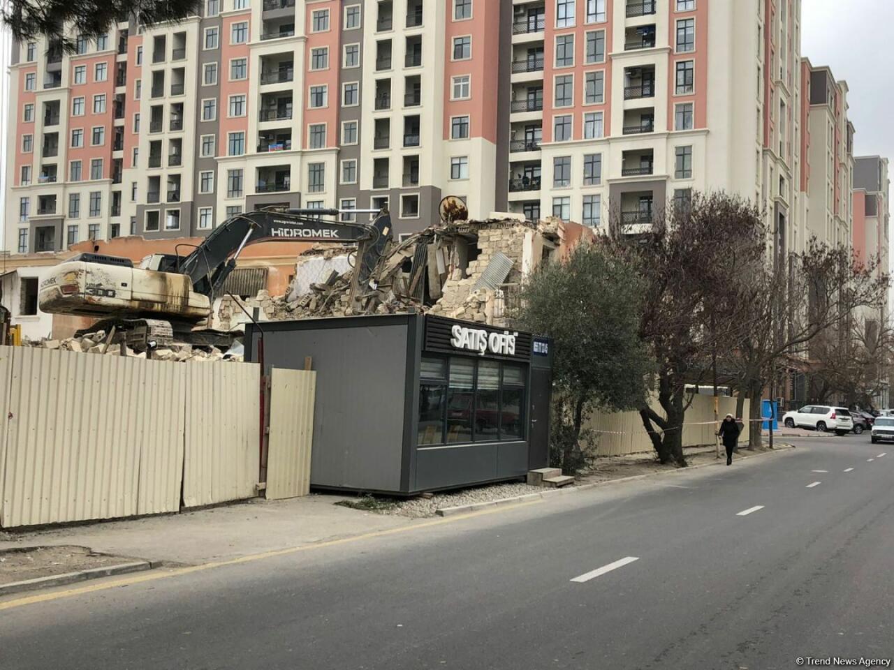 В этом районе Баку сносится жилой дом