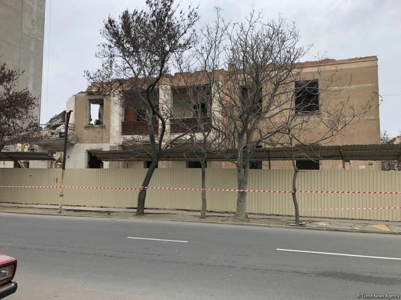 В этом районе Баку сносится жилой дом