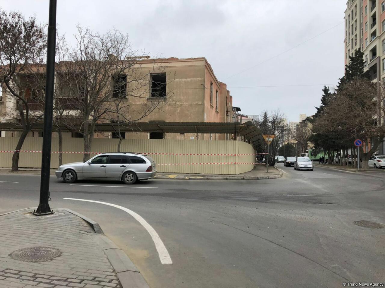 В этом районе Баку сносится жилой дом