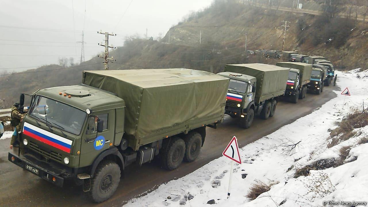 По Лачинской дороге проехали три автомобиля снабжения миротворцев