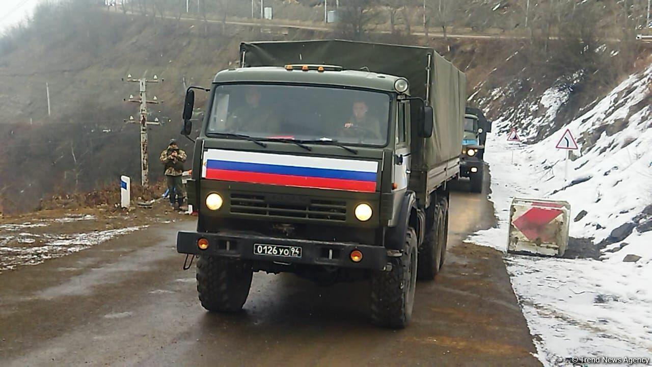 По Лачинской дороге проехали три автомобиля снабжения миротворцев
