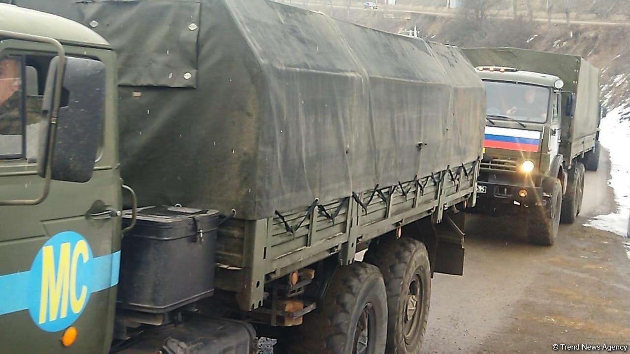 По Лачинской дороге проехали три автомобиля снабжения миротворцев