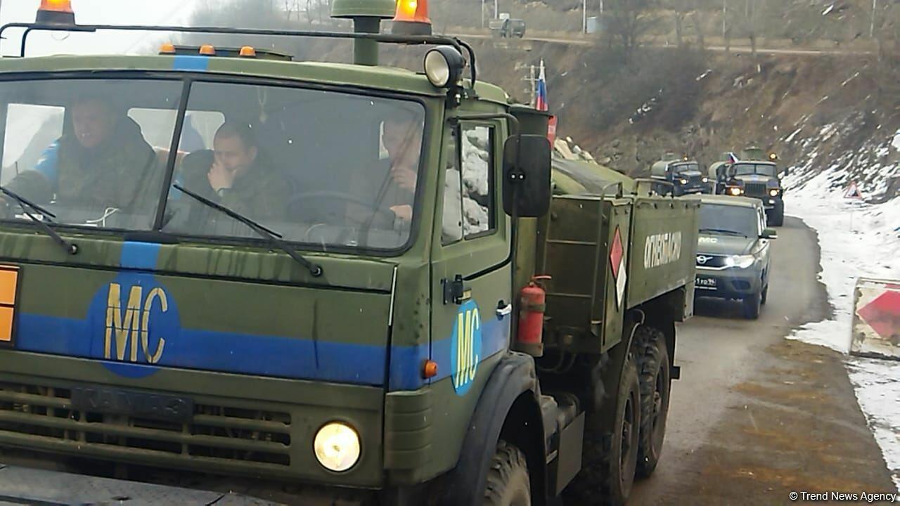 По Лачинской дороге проехали три автомобиля снабжения миротворцев
