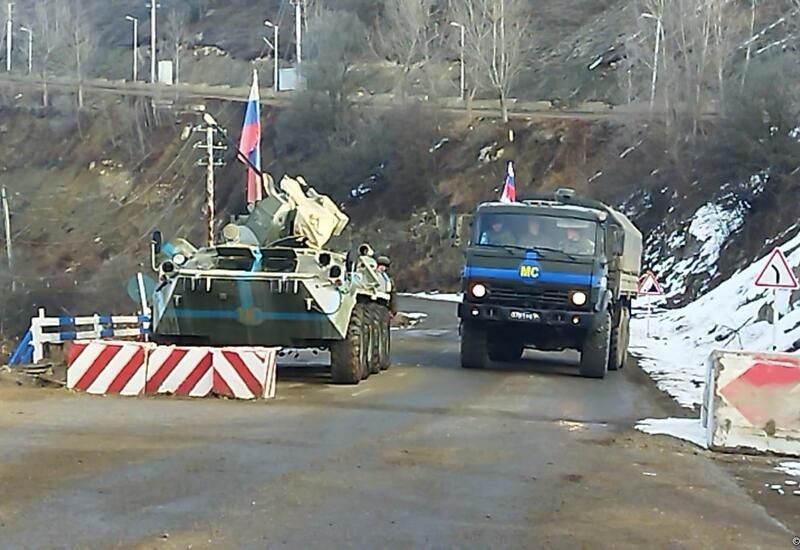 По Лачинской дороге проехали три грузовых автомобиля миротворцев