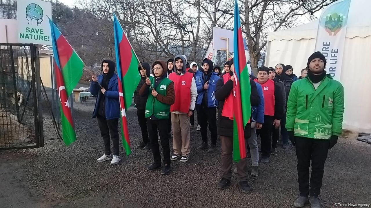 Акция азербайджанских экоактивистов на Лачинской дороге продолжается 52-й день