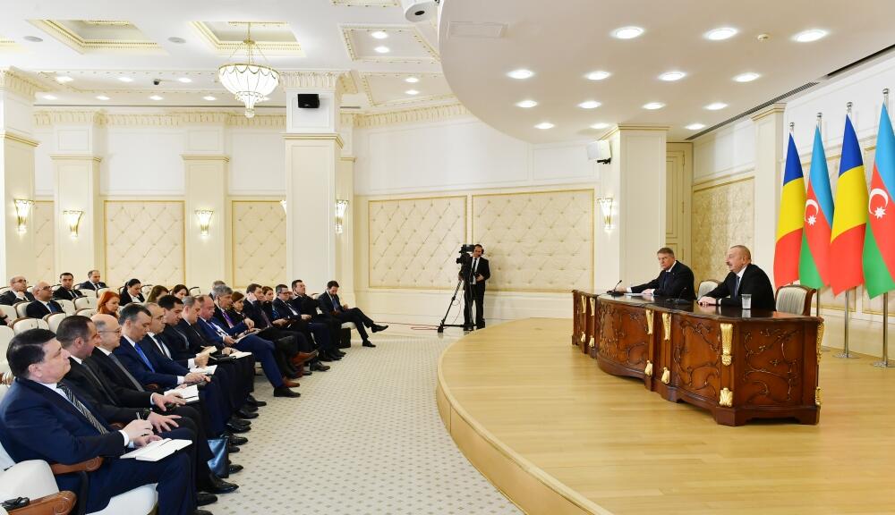 Президенты Азербайджана и Румынии выступили с заявлениями для прессы