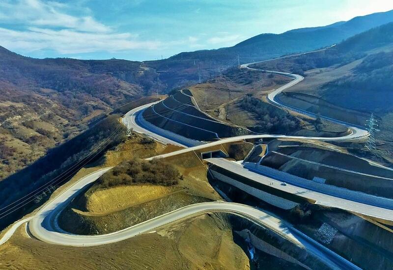 Так Азербайджан строит новую дорогу в Шушу