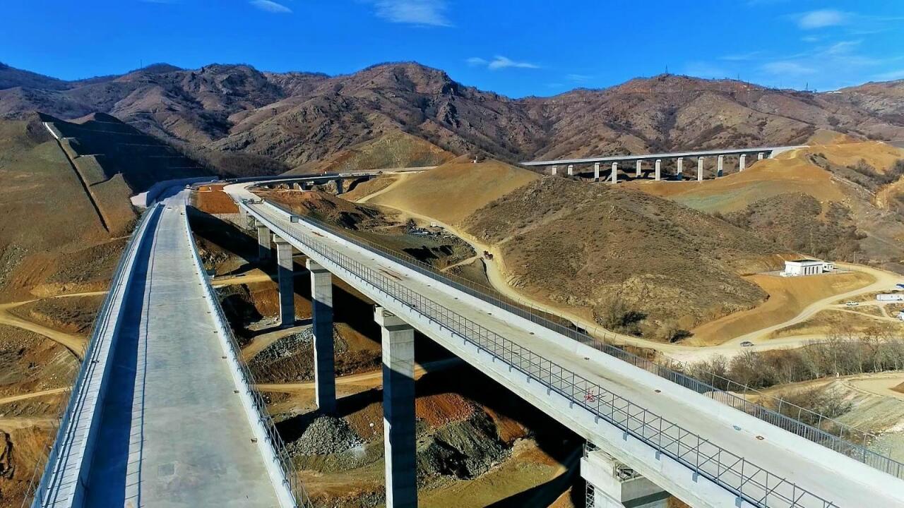 Так Азербайджан строит новую дорогу в Шушу