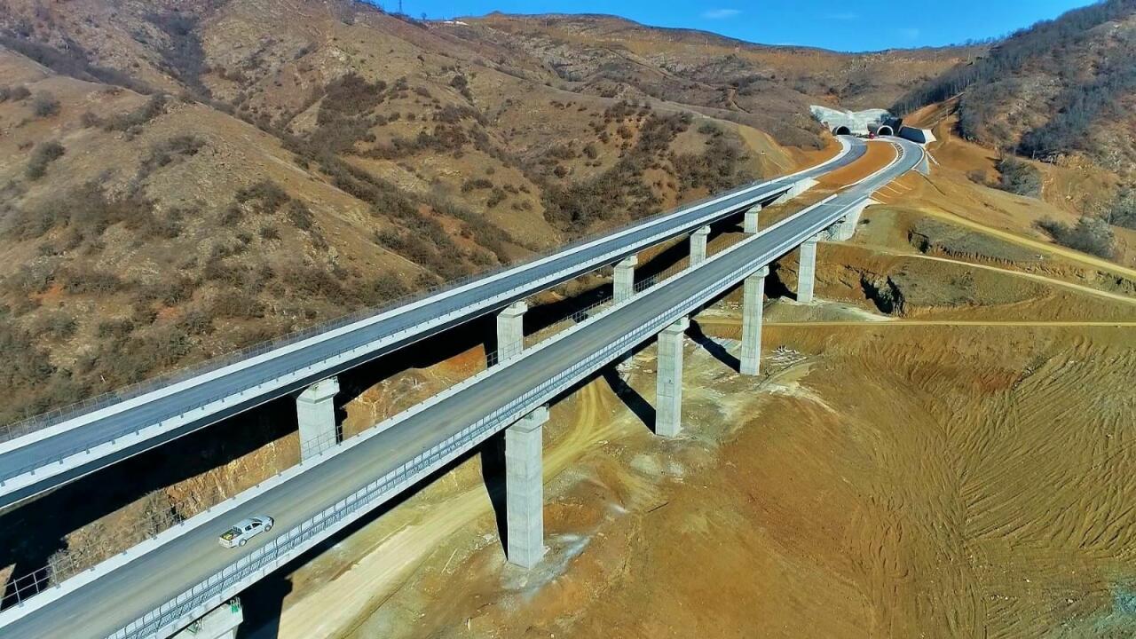 Так Азербайджан строит новую дорогу в Шушу