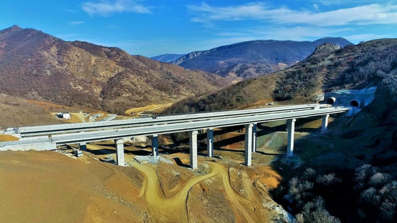 Так Азербайджан строит новую дорогу в Шушу