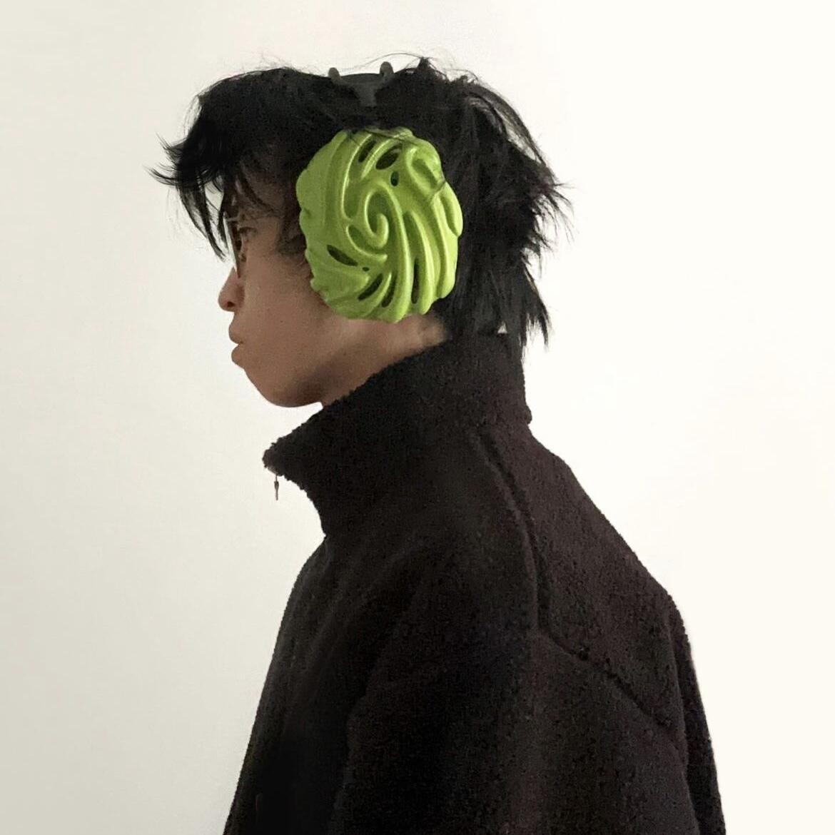 Дизайнер представил наушники AirPods Max в стиле обуви Crocs