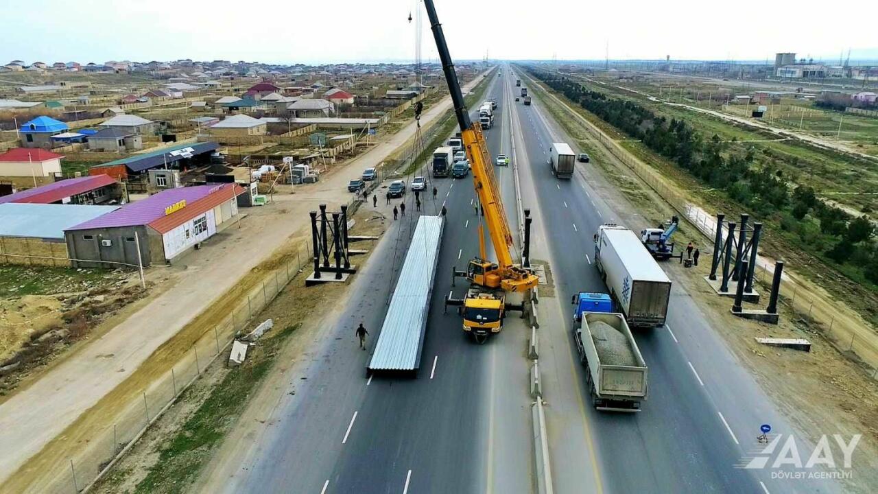 На дороге Баку-Губа-Госграница с РФ строят пешеходные переходы