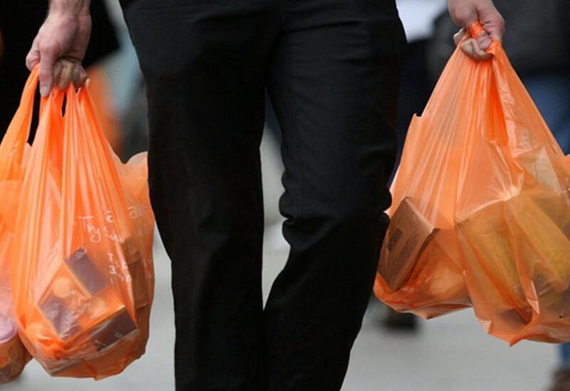 Marketlər polietilen torbaları müştərilərə neçəyə satacaq?