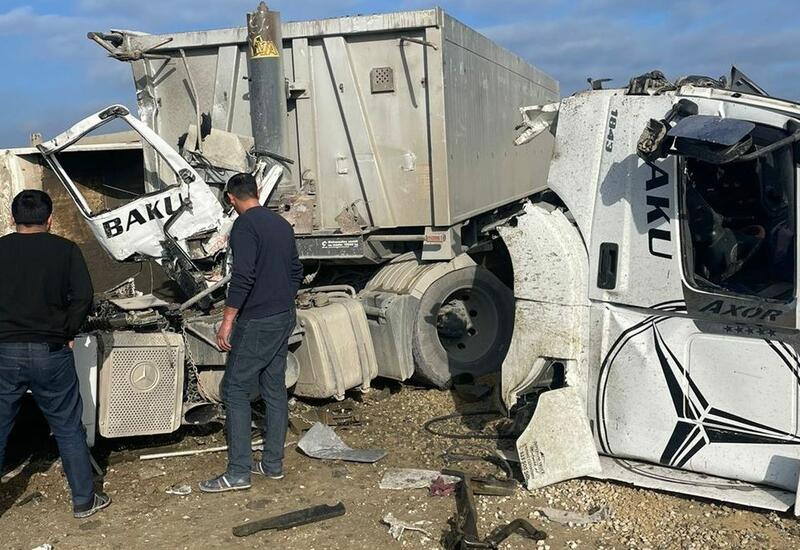 Bakı-Quba yolunda ağırtonnajlı yük maşınları toqquşub, xəsarət alan var