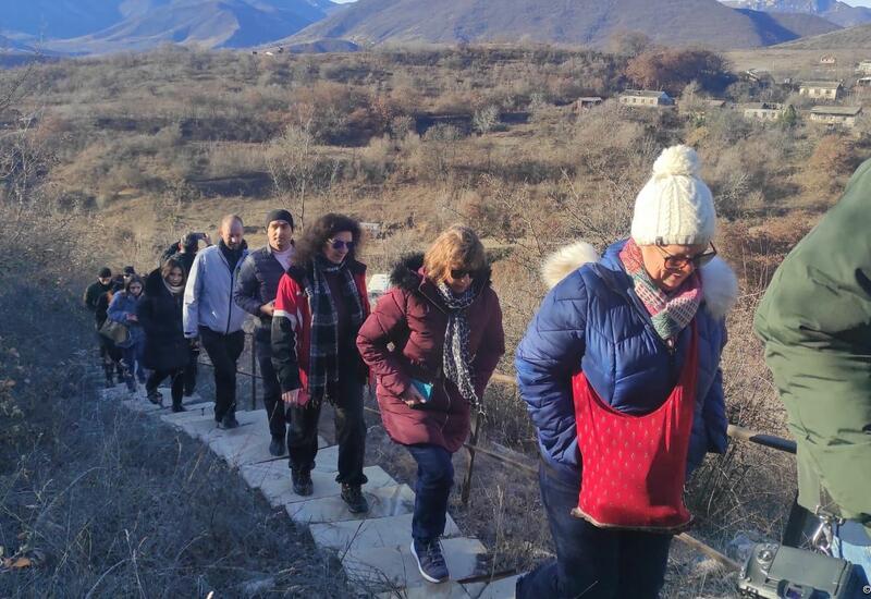 Началась поездка группы международных путешественников из двенадцати стран в Карабах и Восточный Зангезур