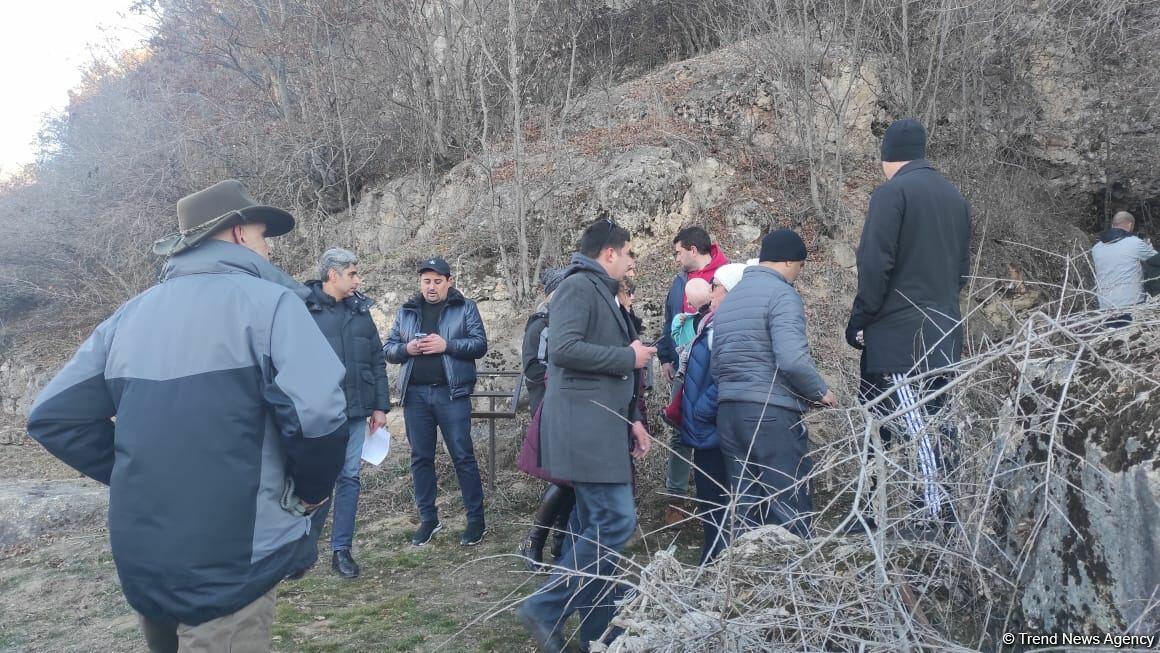Международная делегация посетила Азыхскую пещеру