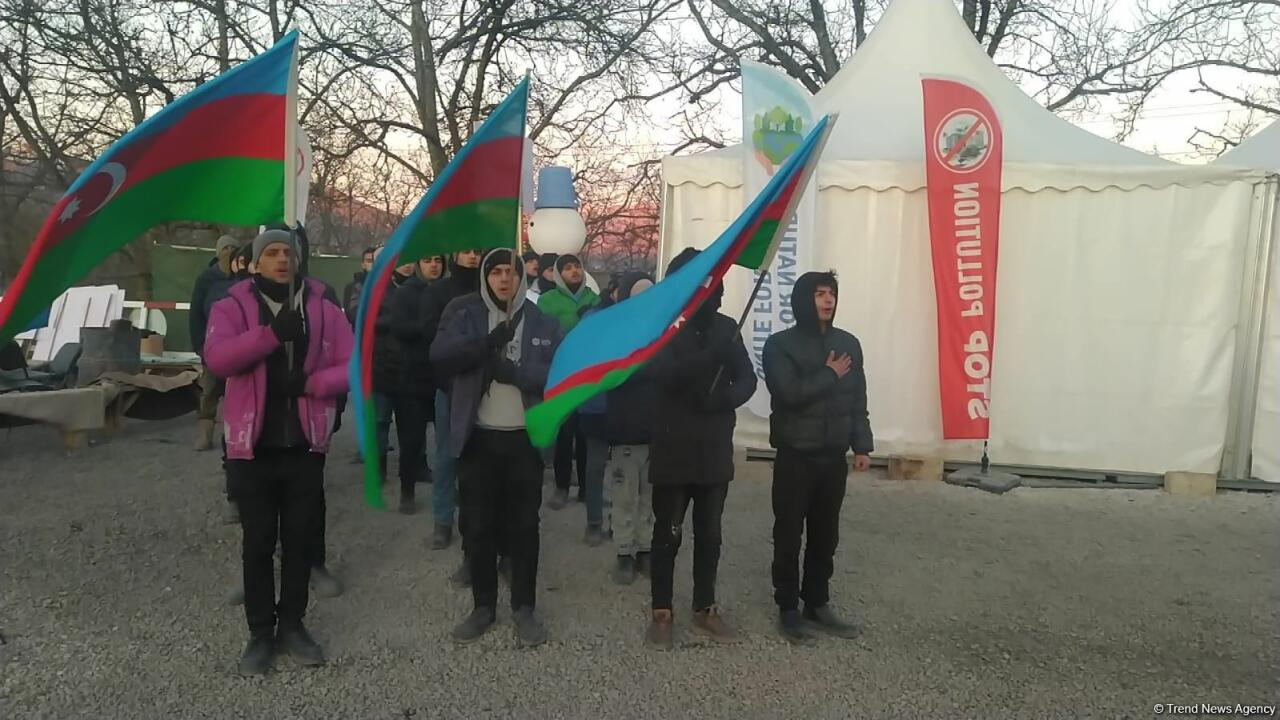 Акция азербайджанских экоактивистов на Лачинской дороге продолжается 55-й день