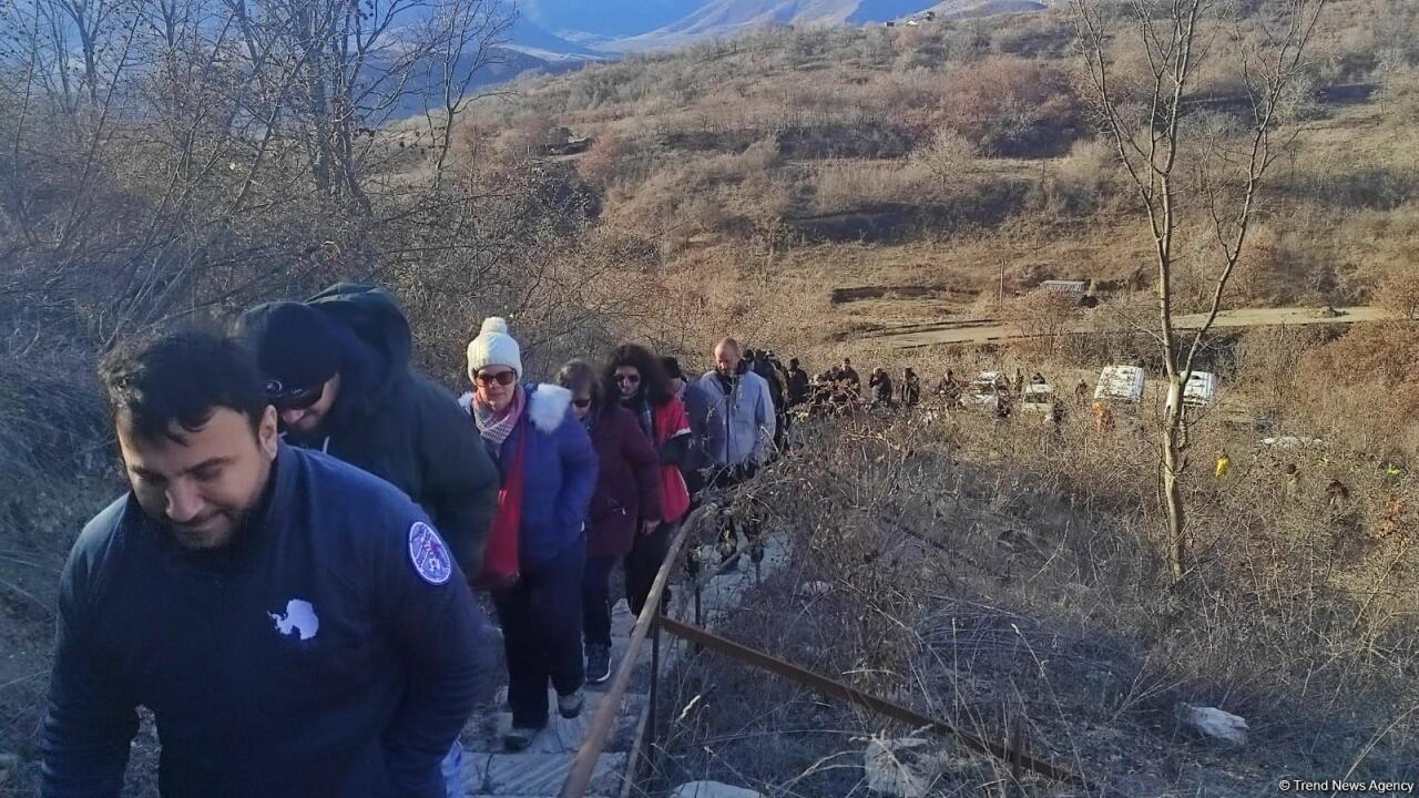 Началась поездка группы международных путешественников из двенадцати стран в Карабах и Восточный Зангезур