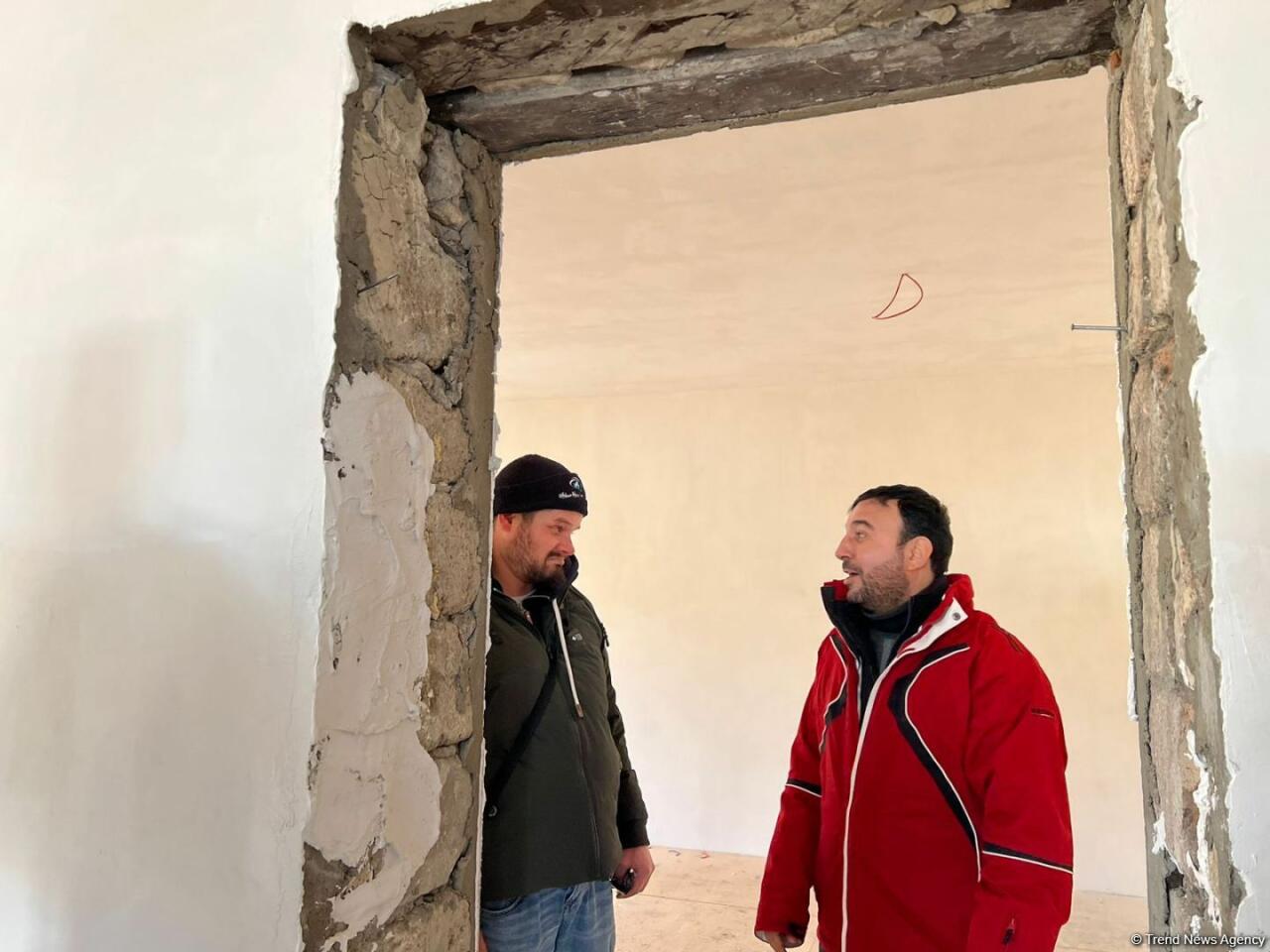 Иностранные путешественники ознакомились с макетами новых домов в городе Лачин