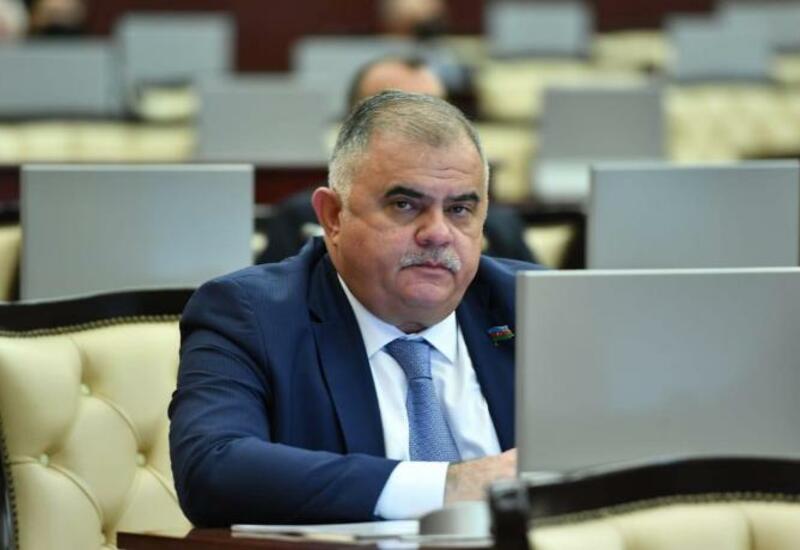Fransa işğal altındakı ərazilərimizi talayanda, Azərbaycan Notr-Dam kilsəsinin təmiri, bu ölkədəki tarixi abidələrin bərpası ilə məşğul olurdu
