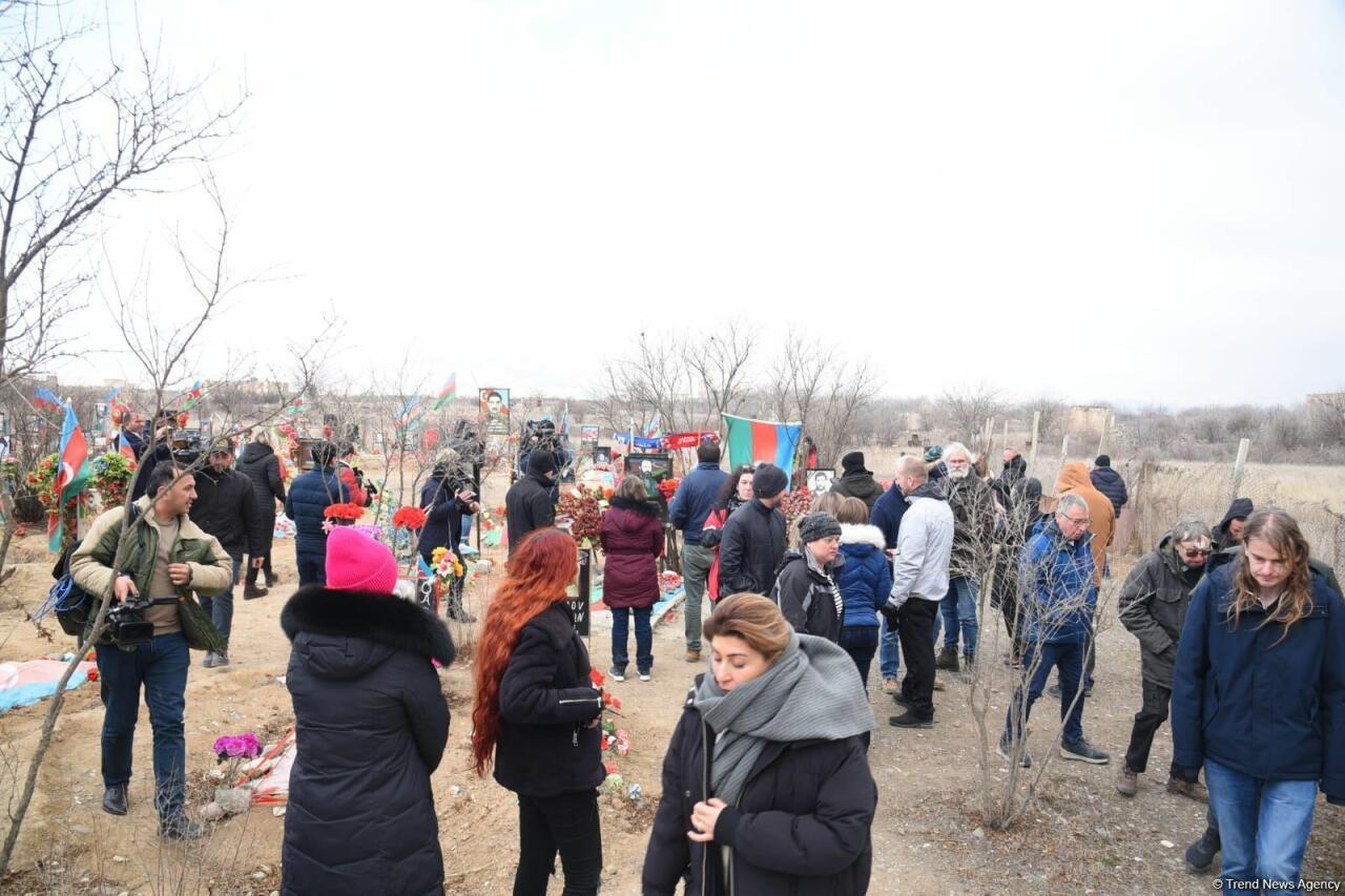 Делегации международных путешественников продемонстрировано варварство армян в Агдаме