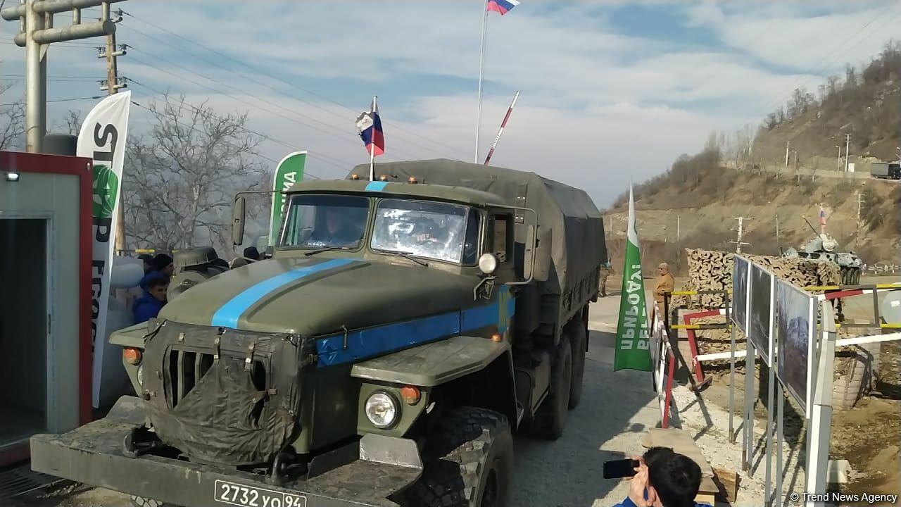 За сегодняшний день по Лачинской дороге проехали 58 машин миротворцев