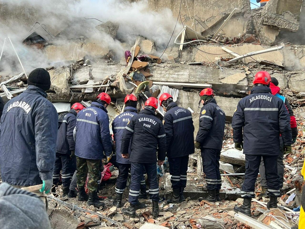 Спасатели МЧС Азербайджана спасли из-под завалов в Кахраманмараше 11 человек