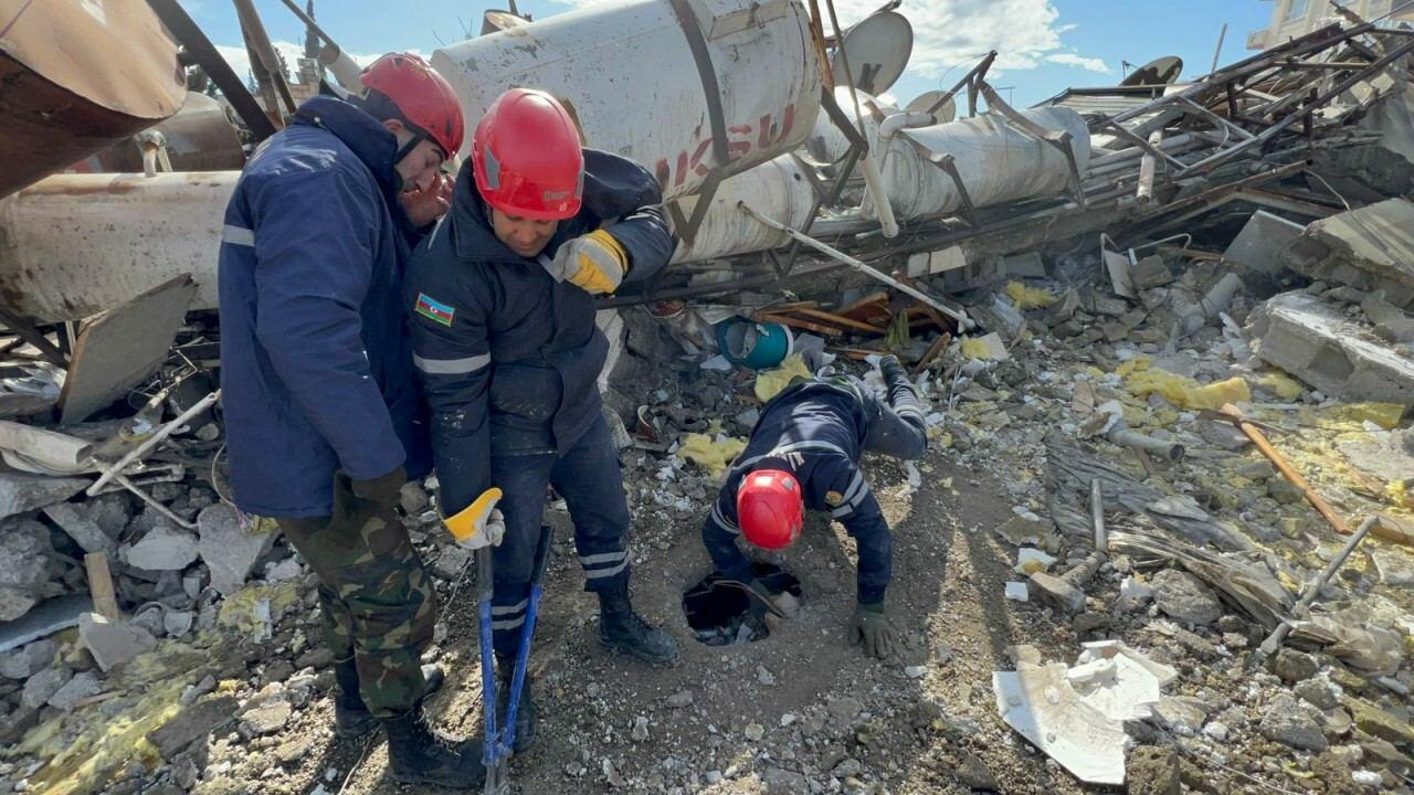 Спасатели МЧС Азербайджана спасли из-под завалов в Кахраманмараше 11 человек