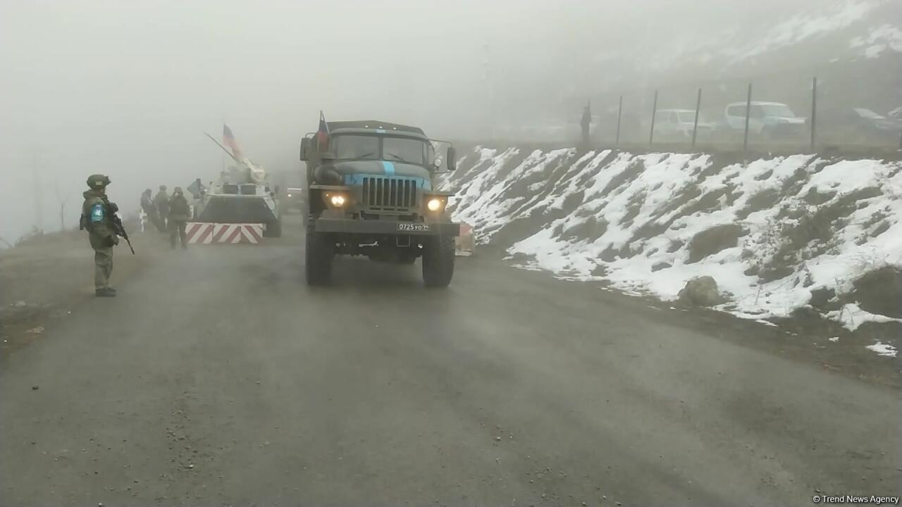 По Лачинской дороге беспрепятственно проехали 14 транспортных средств миротворцев