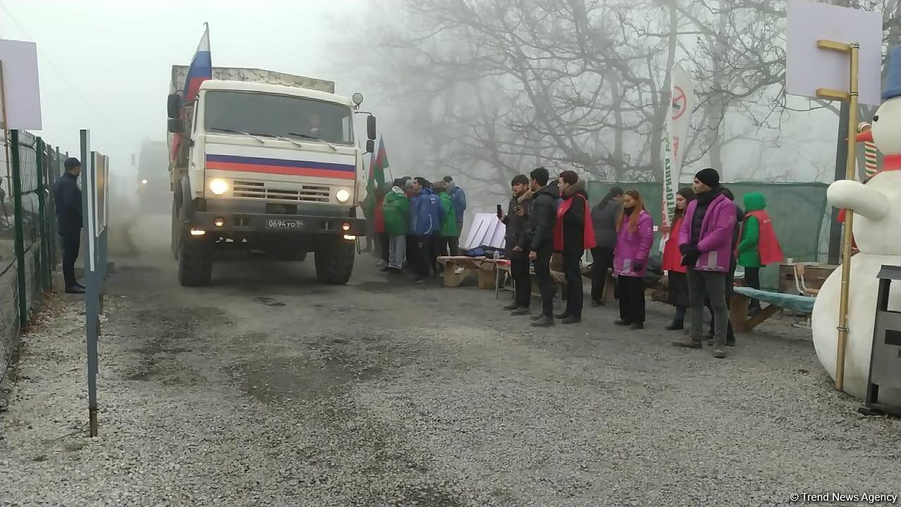 По Лачинской дороге беспрепятственно проехали 26 транспортных средств миротворцев