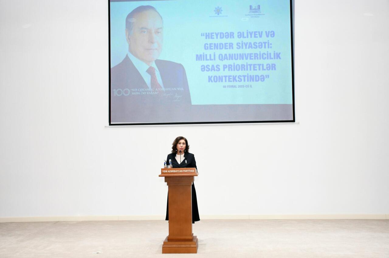 YAP Mərkəzi Aparatında “Heydər Əliyev və gender siyasəti: milli qanunvericilik əsas prioritetlər kontekstində” mövzusunda konfrans keçirilib