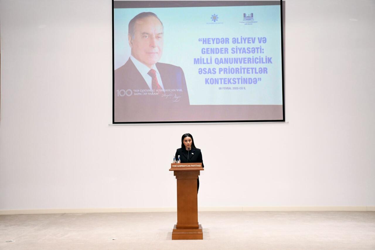 YAP Mərkəzi Aparatında “Heydər Əliyev və gender siyasəti: milli qanunvericilik əsas prioritetlər kontekstində” mövzusunda konfrans keçirilib