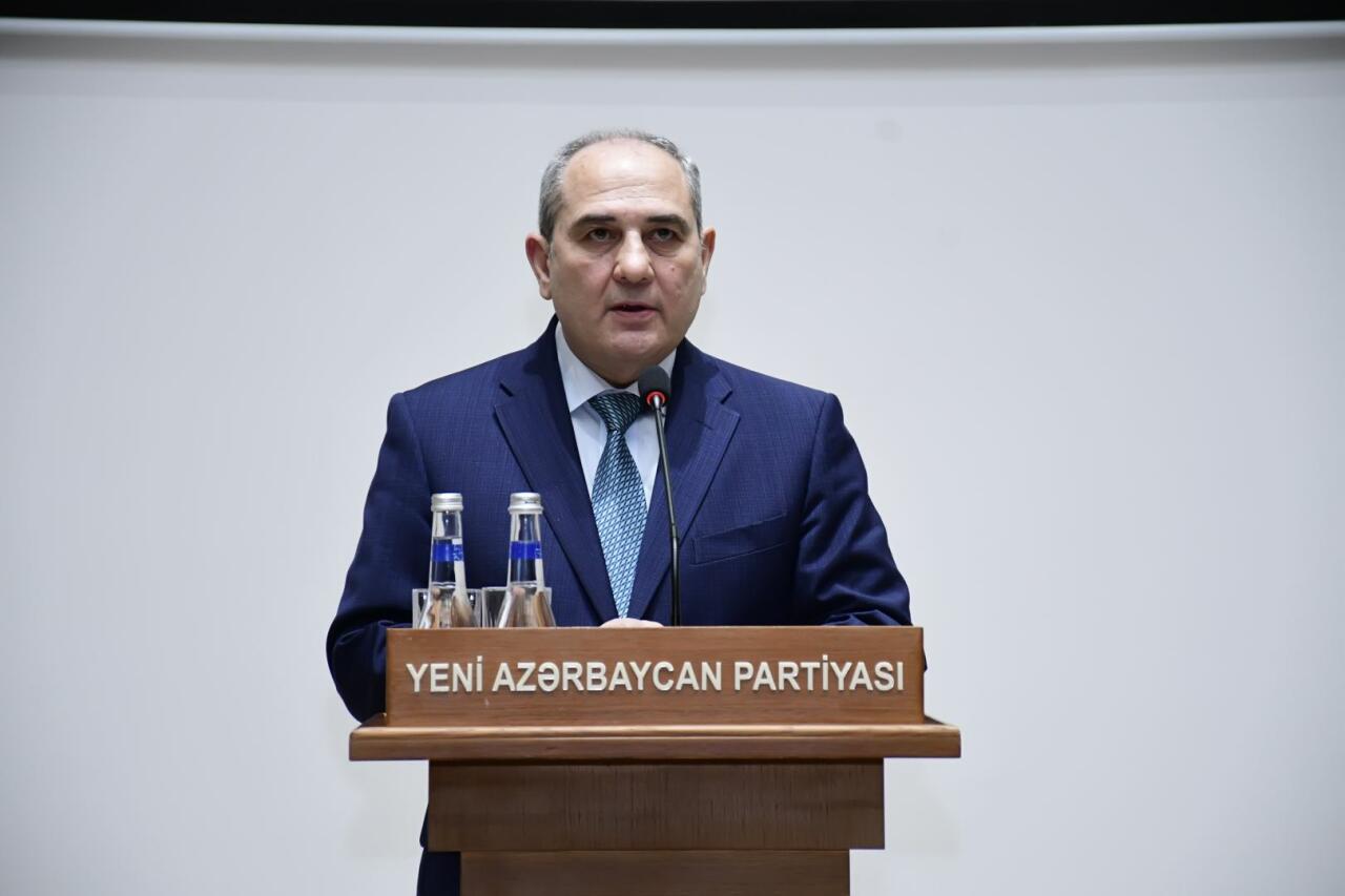YAP Mərkəzi Aparatında “Heydər Əliyev və gender siyasəti: milli qanunvericilik əsas prioritetlər kontekstində” mövzusunda konfrans keçirilib