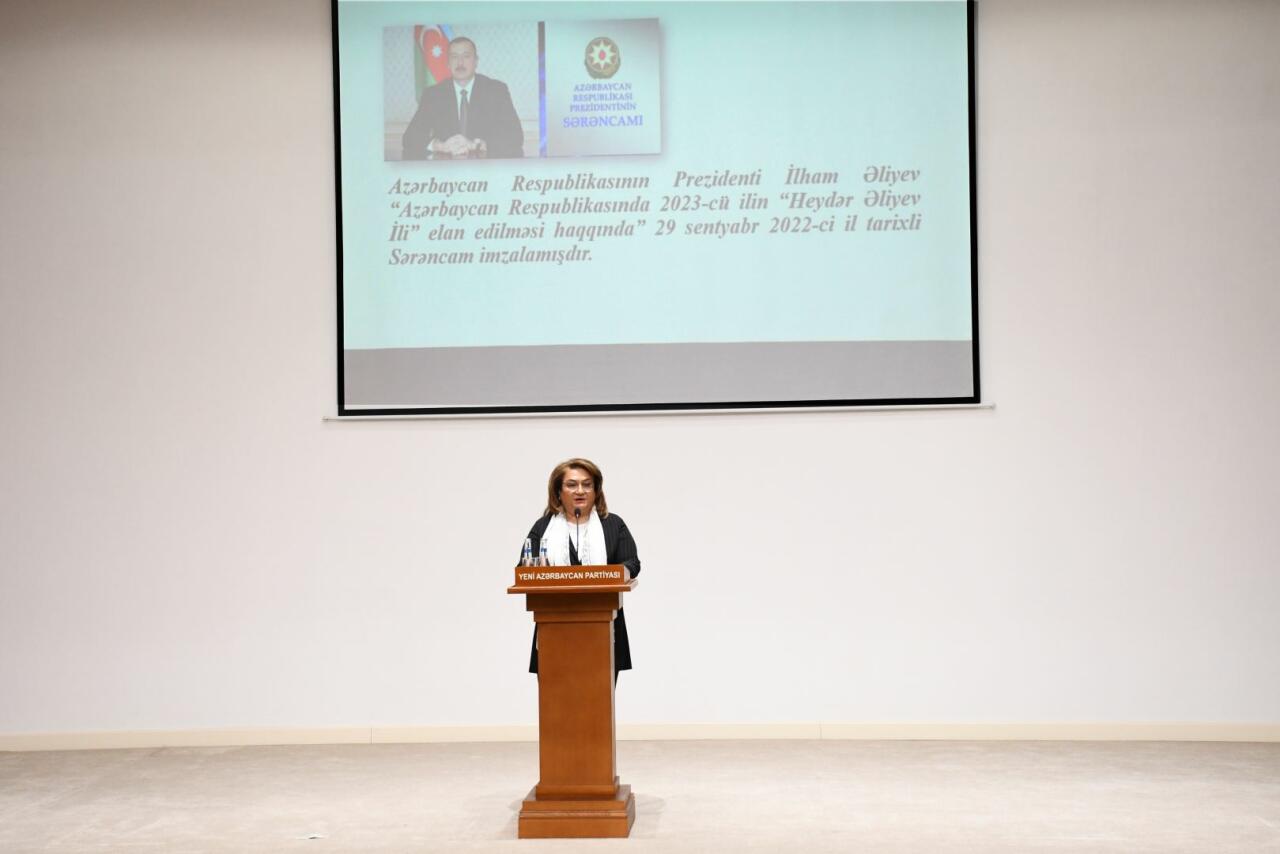 YAP Mərkəzi Aparatında “Heydər Əliyev və gender siyasəti: milli qanunvericilik əsas prioritetlər kontekstində” mövzusunda konfrans keçirilib