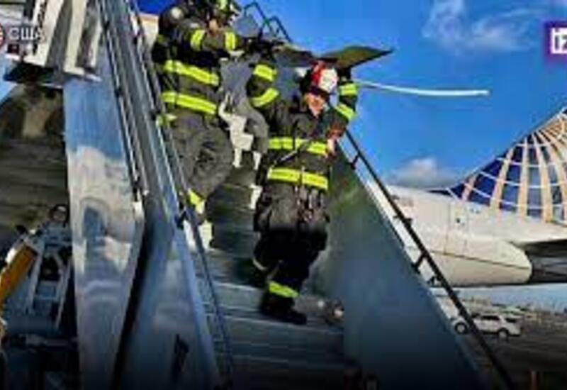 В США на борту самолета загорелось зарядное устройство